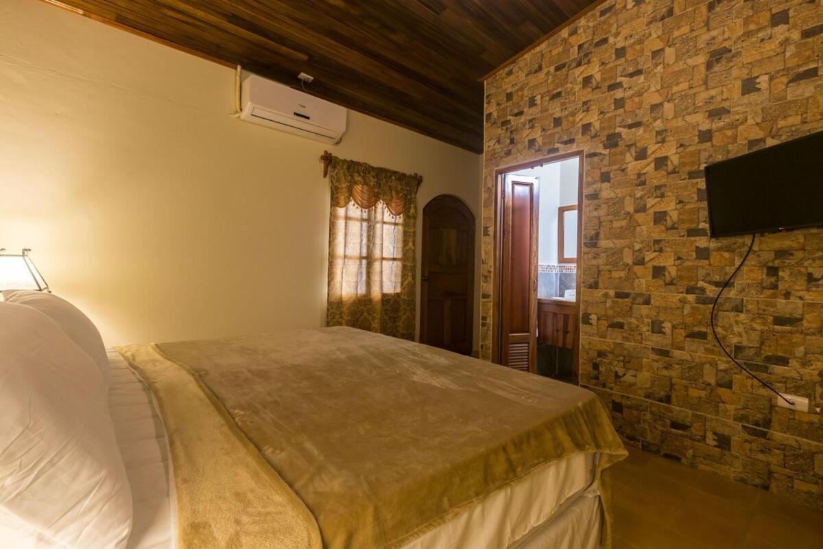 Hotel Mirna & Oct Granada Exterior photo